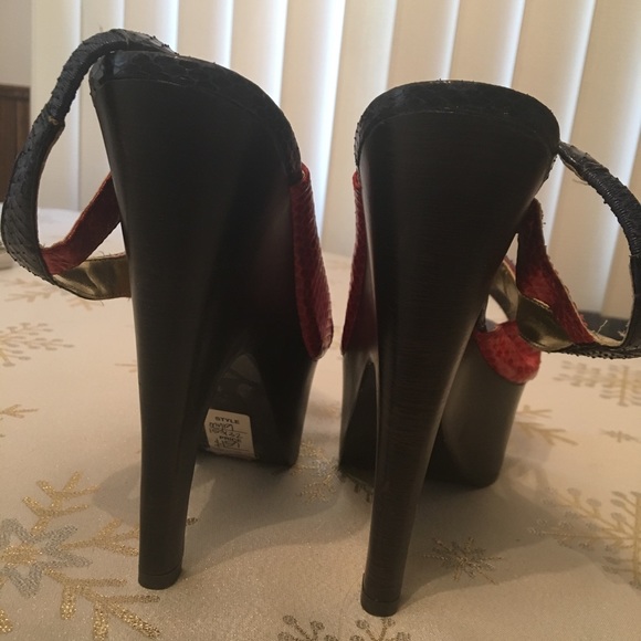 Bebe Myra platform sandal - Picture 2 of 4